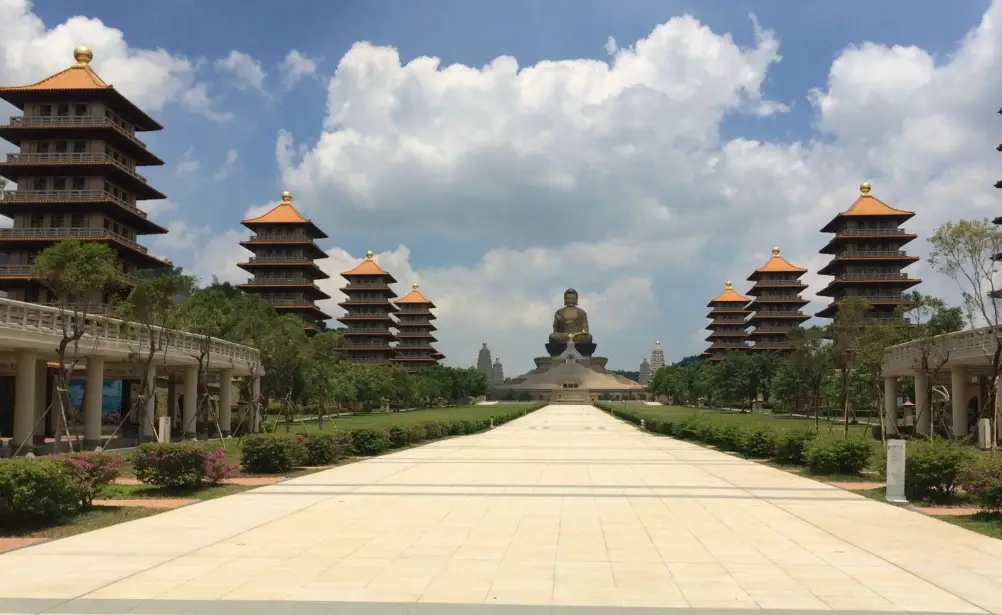 佛陀紀念館附近住宿