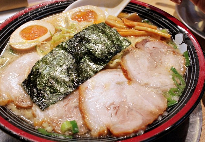 小巨蛋美食