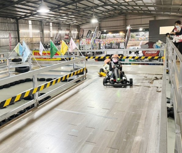 室內卡丁車場地