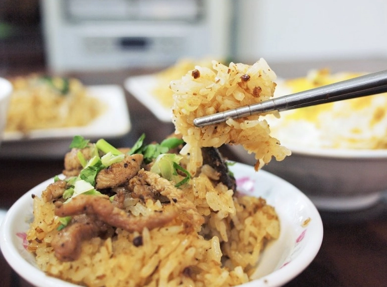 台灣古早味麻油雞飯 台灣古早味麻油雞飯