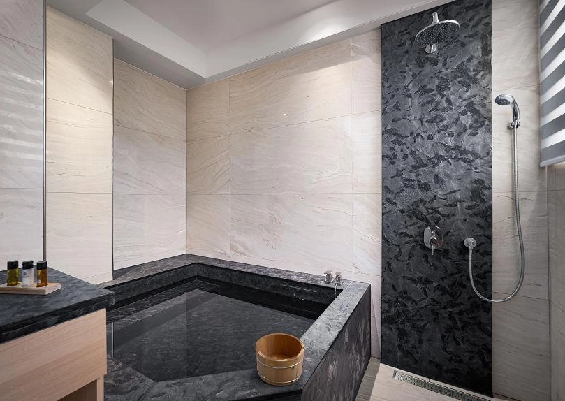 羅東夜市帶浴缸住宿