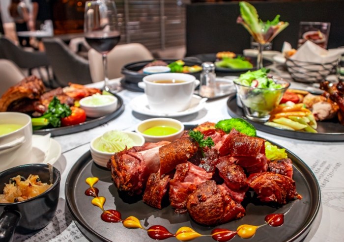 小巨蛋附近美食