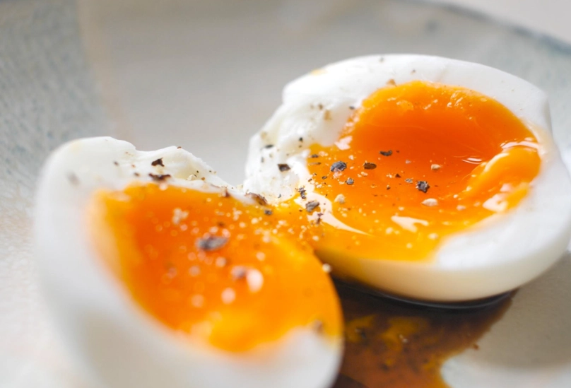 溏心蛋冷水下锅煮多久？完美時間與常見錯誤解析