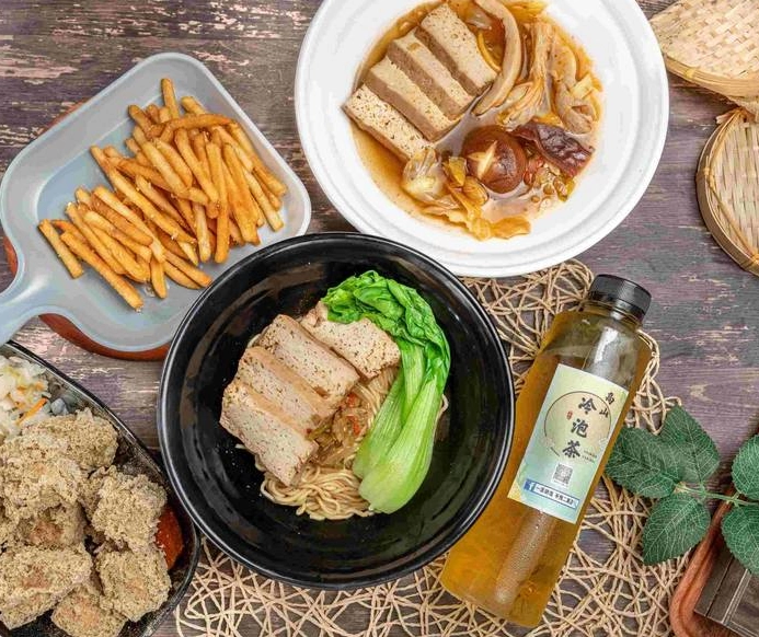 苓雅自強路美食探索：在地人私藏口袋名單與必吃推薦