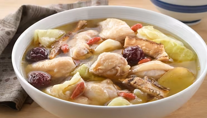 麻油雞要加鹽嗎？完整解析加鹽與否的關鍵秘訣與健康影響