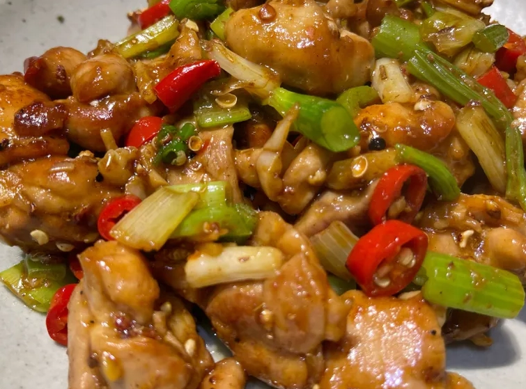 麻油炒雞丁終極指南：秘訣、食譜與常見問題解答